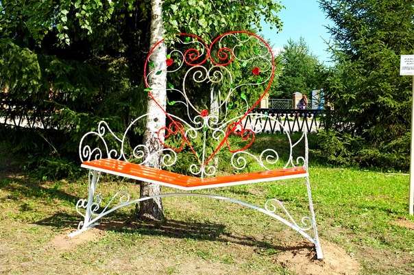 Скамейка влюблённых