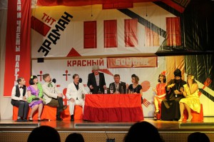 "Красный бомонд" - хлёсткий оксюморон, уже спустя 10 лет после революции ставший реальностью