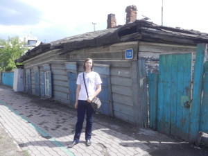 Алексей Новоселов у дома А.Д.Кускова в Иркутске