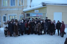 Участники Рубцовских чтений у новой мемориальной доски